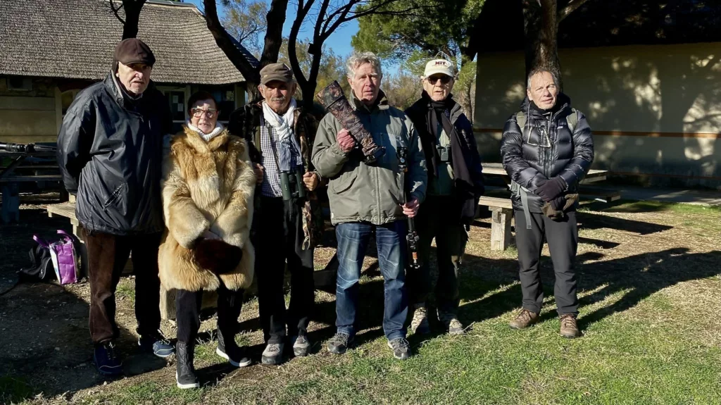 Groupe de photographes en sortie guidée en Camargue
